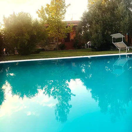 Giulia Willa Castello del Lago