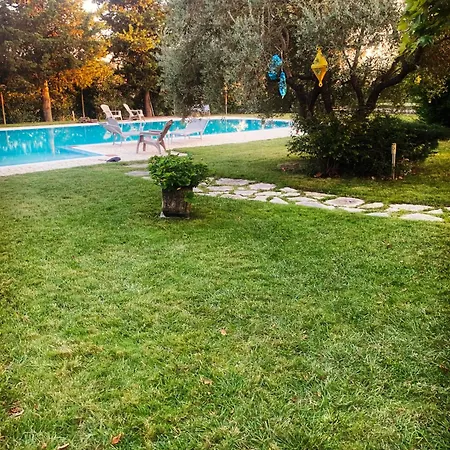 Giulia Willa Castello del Lago
