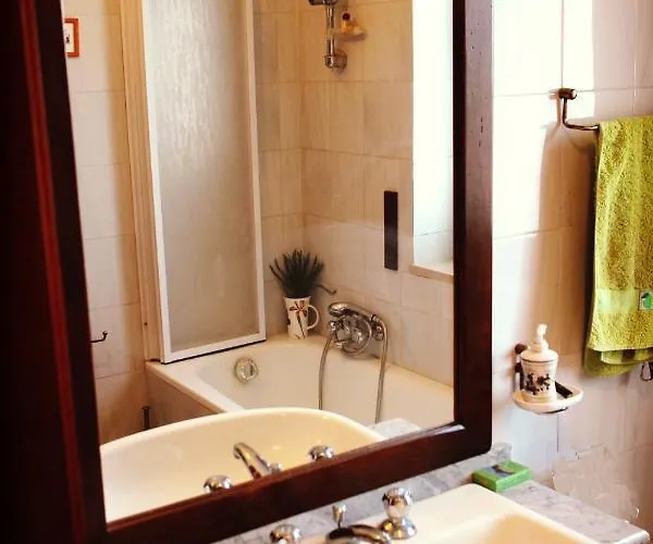 Giulia Castello del Lago